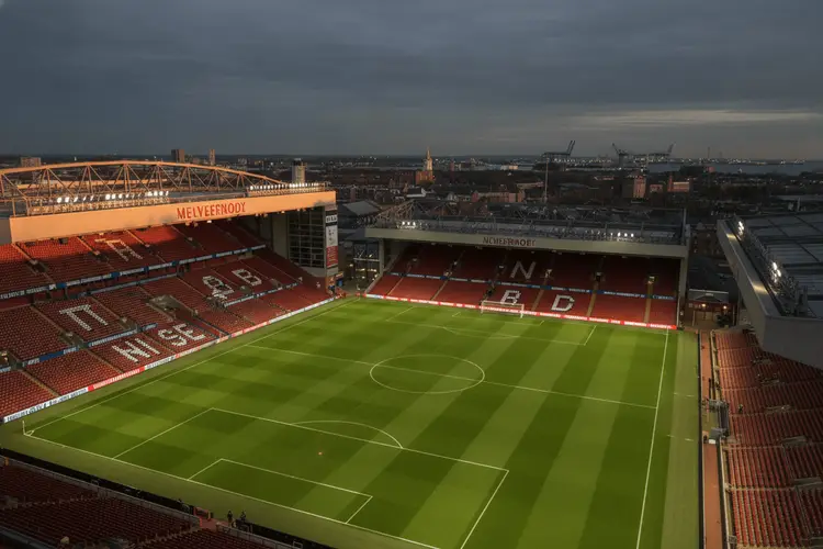 FC Liverpool und Leicester City: Wer kauft einen Fußballclub?