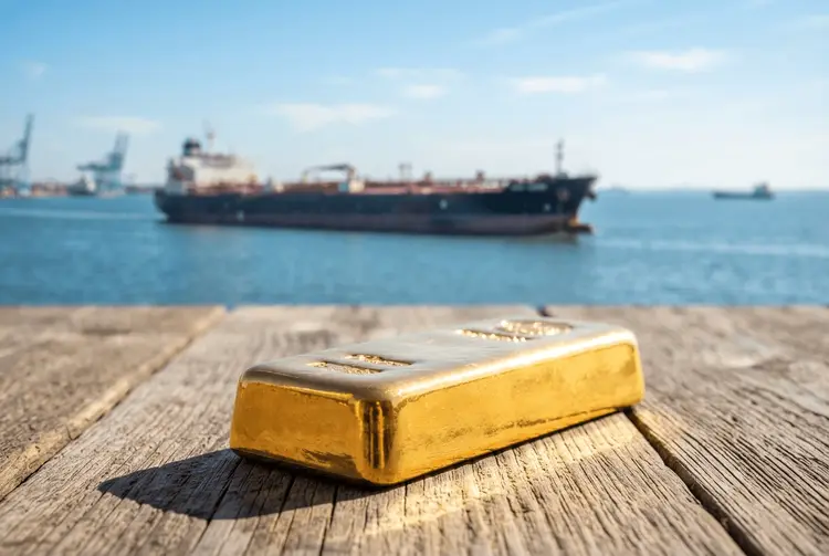 Goldmarkt unter Druck: Geopolitik und Zinspolitik bestimmen volatile Kurse