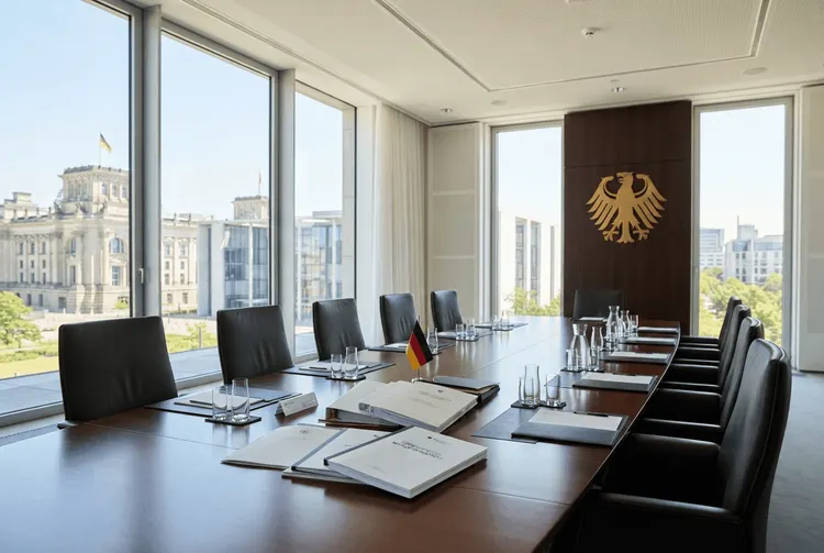 Commerzbank-Übernahme: Klingbeil stellt UniCredit klare Bedingungen