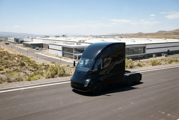 Tesla eröffnet Semi-Werk in Nevada und plant Hochskalierung