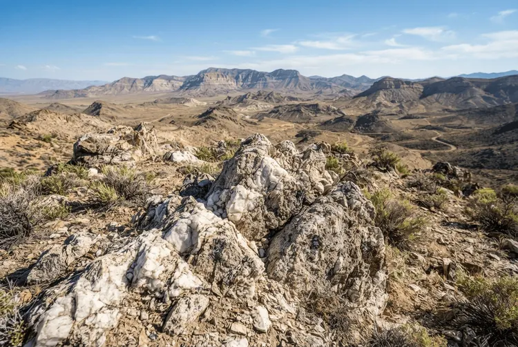 Spartan Metals: Geophysik deutet auf große Wolfram-Silber-Lagerstätte in Nevada