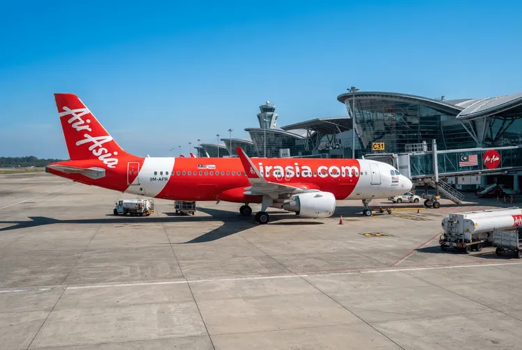 AirAsia-Chef Fernandes weist Finanzsorgen zurück und plant Wachstum
