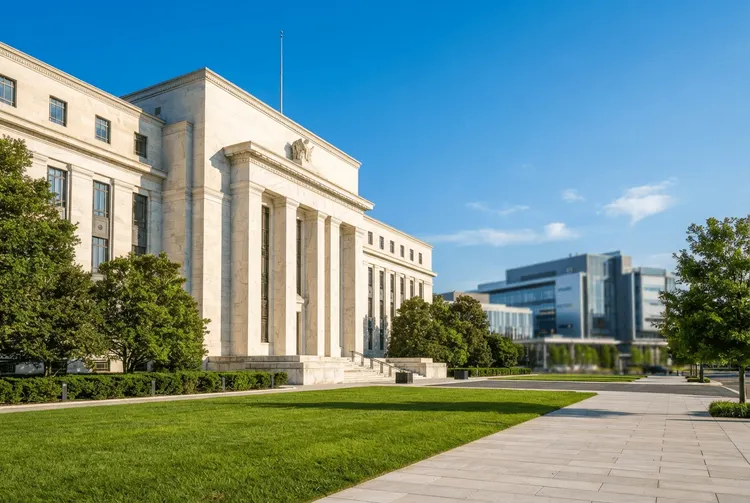 Fed-Zinsentscheidung: Märkte warten gespannt auf erste Erhöhung seit drei Jahren