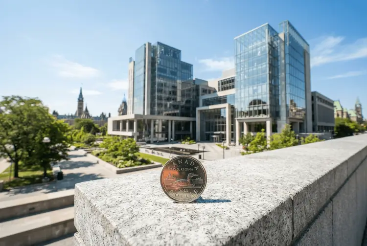 CIBC warnt: Schwacher Loonie birgt Inflationsrisiken für Kanadas Notenbank