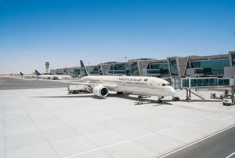 Houthi-Angriffe auf Riad: Energiemärkte und Luftverkehr unter Druck