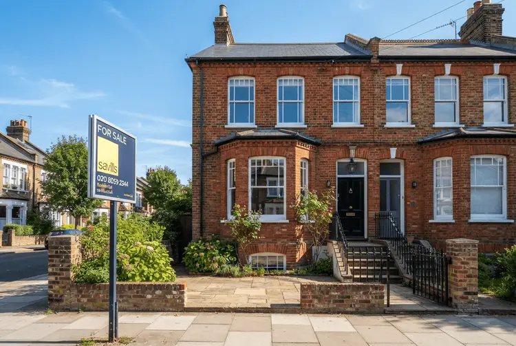 Zinsenängste belasten britischen Wohnungsmarkt, sagt RICS