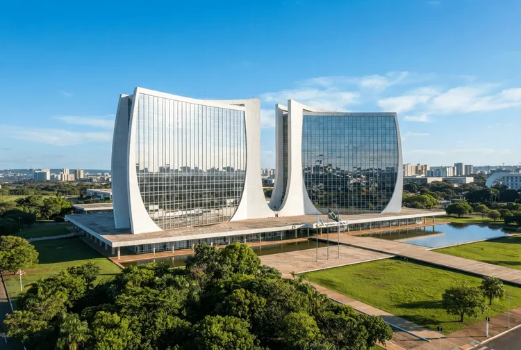 Brasilianische Ökonomen senken Zinsprognose für 2026 auf 13,50 Prozent