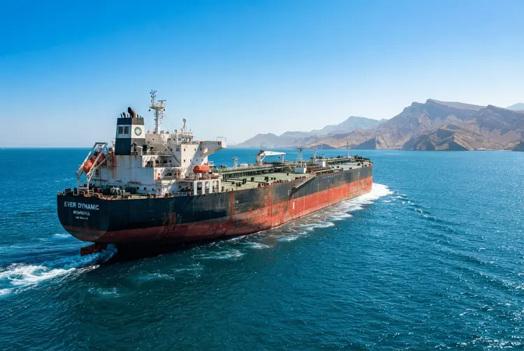 Straße von Hormus: Iranische Tankerangriffe gefährden fragile Ölexport-Erholung