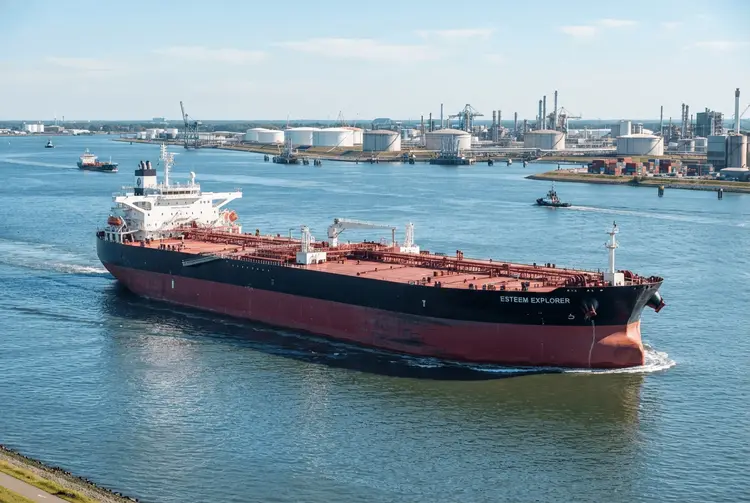 Öltransportkosten explodieren: Tanker-Raten treiben Inflation weltweit an