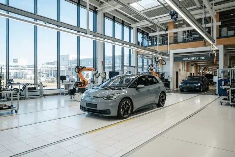 Preislücke zwischen E-Autos und Verbrennern schrumpft auf 2.124 Euro