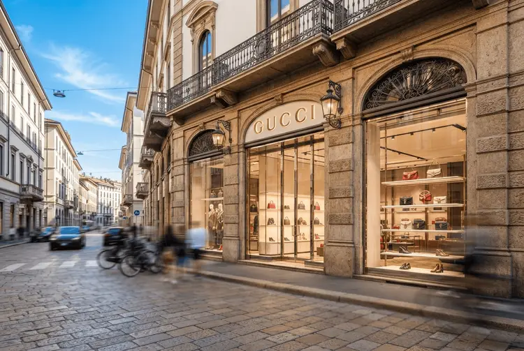 Gucci-Verkäufe enttäuschen: China-Schwäche bremst die Trendwende bei Kering