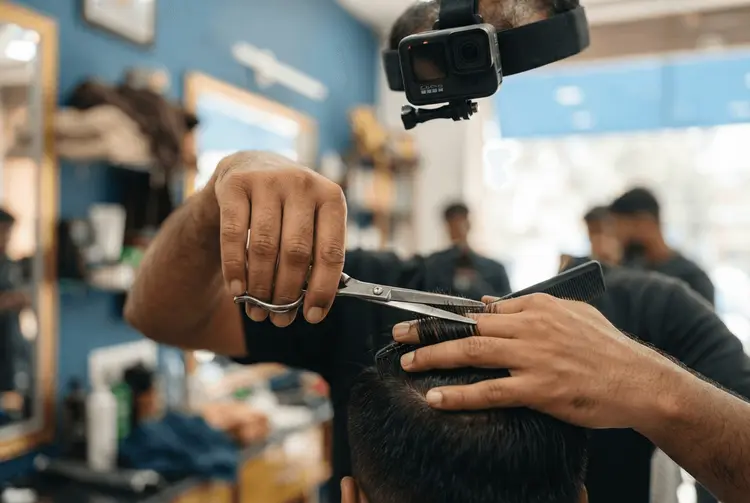 Indiens Arbeiter filmen ihren Alltag als Trainingsdaten für KI