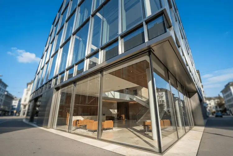 UBS erzielt 2,69 Milliarden Dollar Gewinn und beschleunigt Aktienrückkäufe