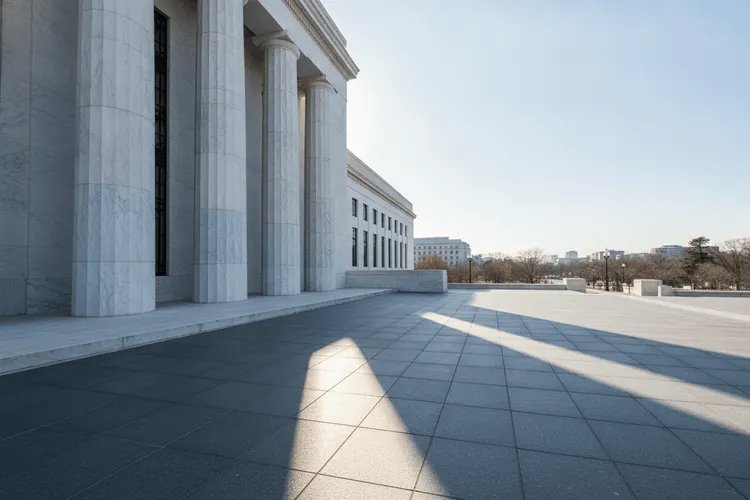 Fed-Chef Warsh hält eisern am Inflationsziel von 2% fest