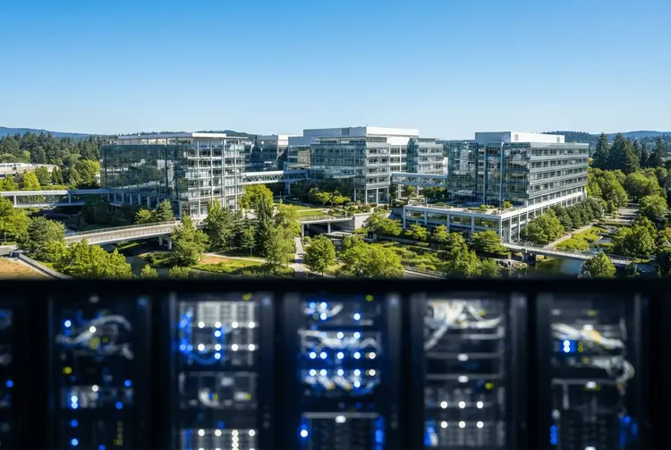 Microsoft plant 25 Milliarden Dollar Schulden für KI-Ausbau