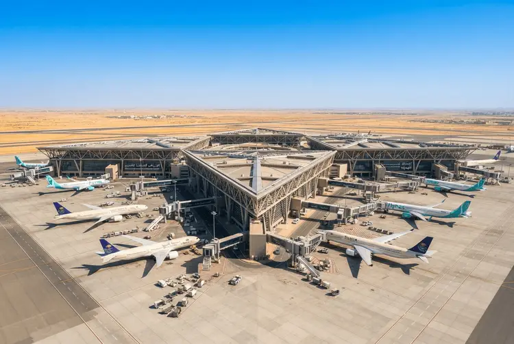 Huthi-Angriffe auf Saudi-Arabien erschüttern Luftverkehr und Finanzmärkte
