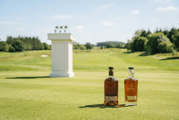 Trump kippt Whiskey-Zölle: Entlastung für irische Brennereien