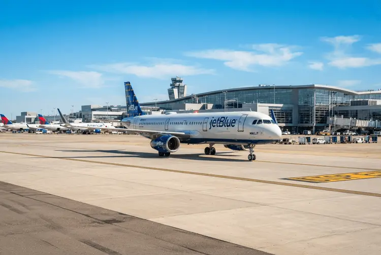 JetBlue-Aktie springt fast 20 Prozent: Airline zeigt Weg zur Profitabilität