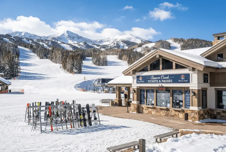 Vail Resorts: Skipass-Verkäufe brechen ein – schwieriger Winter droht