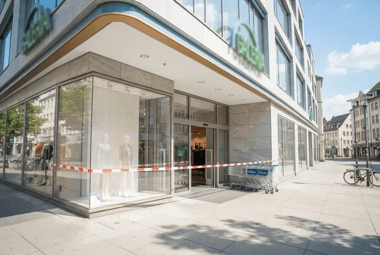 Galeria erneut insolvent: 83 Filialen offen, Gutscheine gesperrt