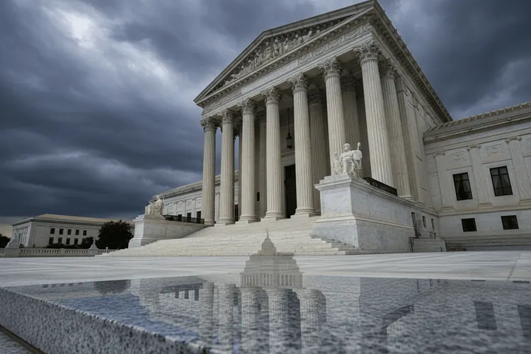 Supreme Court entscheidet über Trumps Entlassungsversuch bei Fed