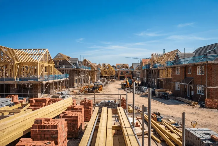 Baukonzern Vistry verspricht Vereinfachung nach 83-Millionen-Pfund-Verlust