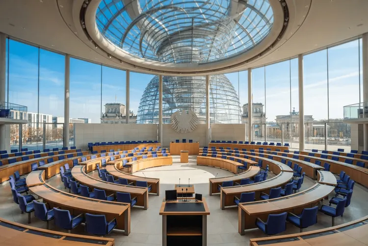 Wahldebakel für CDU: Rechts- und Linksextreme legen zu