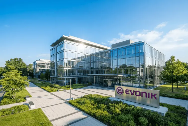 Evonik kündigt Abbau von 3.200 Stellen an – Aktie legt zu