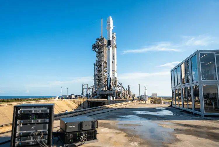 SpaceX: 35 Analysten, Kursziele von 75 bis 450 Dollar