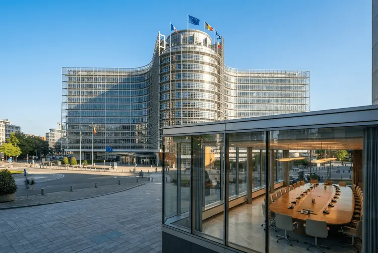 EU drängt Verbündete zur Schließung der 27-Milliarden-Lücke für Ukraine