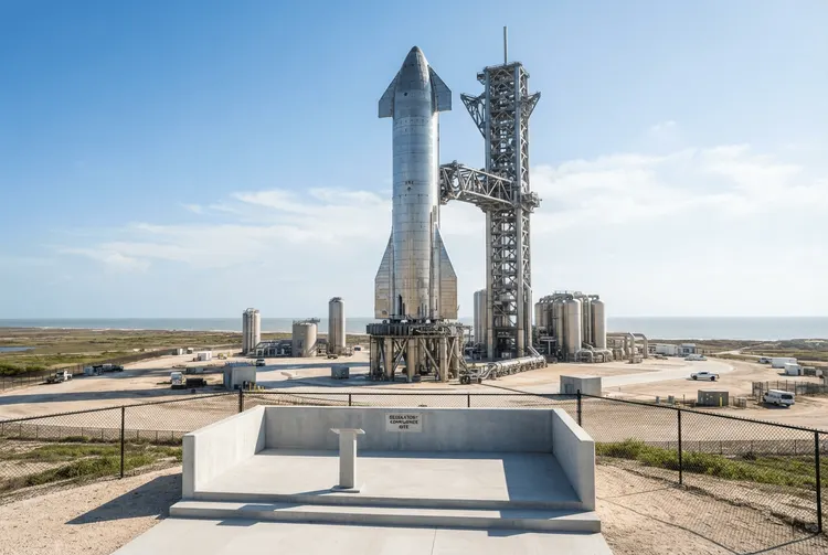 Elon Musk darf SpaceX-Aktien erst 2027 verkaufen: Sperrfristen im Fokus