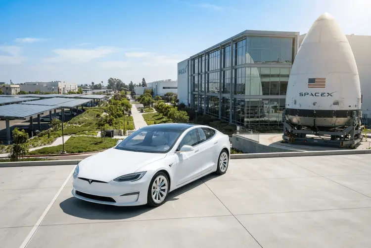 Tesla und SpaceX: Musk prüft Fusion zu 3,5-Billionen-Konzern