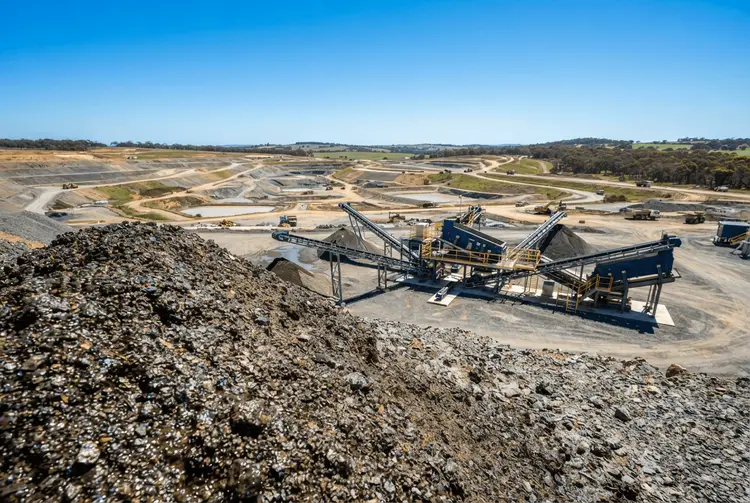 VHM sichert Mitsui bis zu 65.000 Tonnen Schwermineral-Konzentrat jährlich
