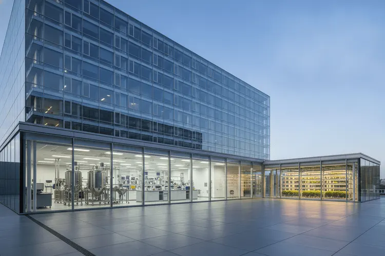Bayer gewinnt, AstraZeneca-Fusion stößt auf massiven Investorenwiderstand