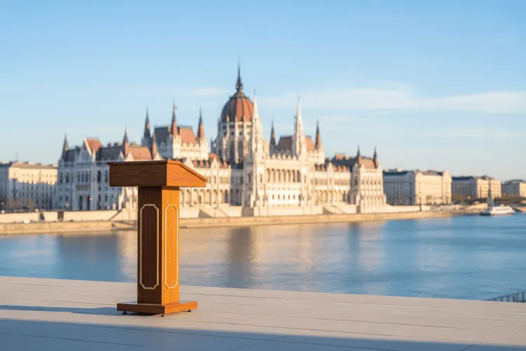 Peter Magyar als neuer ungarischer Ministerpräsident vereidigt