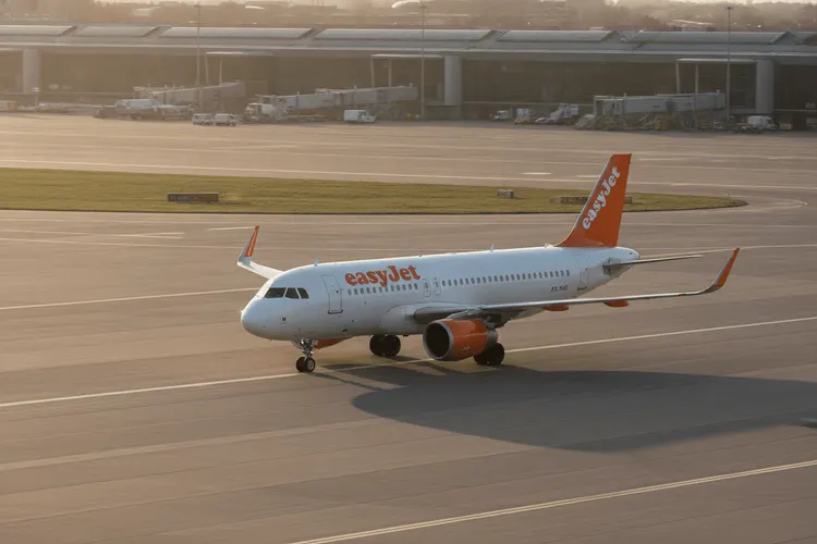 Apollo bietet 7,15 Pfund je Aktie für easyJet-Übernahme