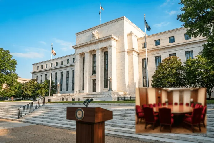 Fed: Williams bremst Erwartungen für schnelle Zinsschritte – Barr drängt