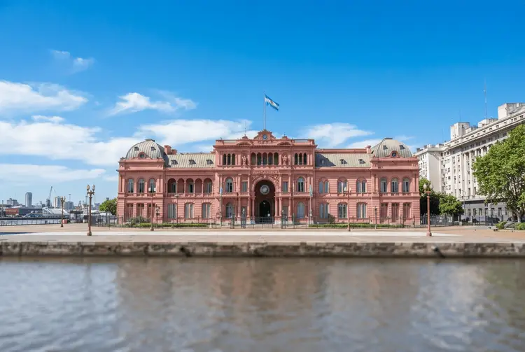 Argentinien stoppt Verkauf lokaler Dollaranleihen wegen steigender Renditen
