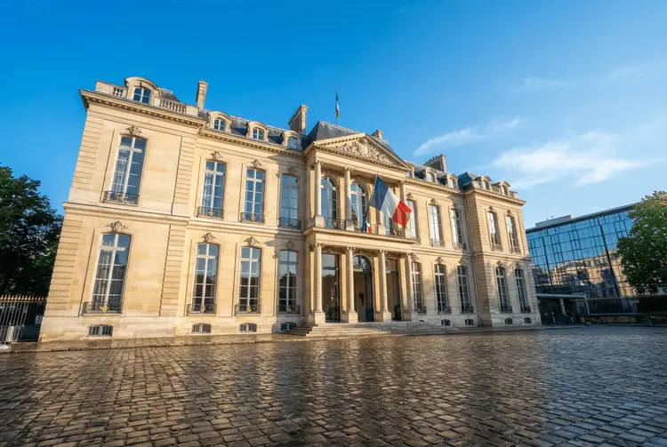 Frankreich unter Druck: Politische Instabilität belastet Anleihemarkt und Aktien