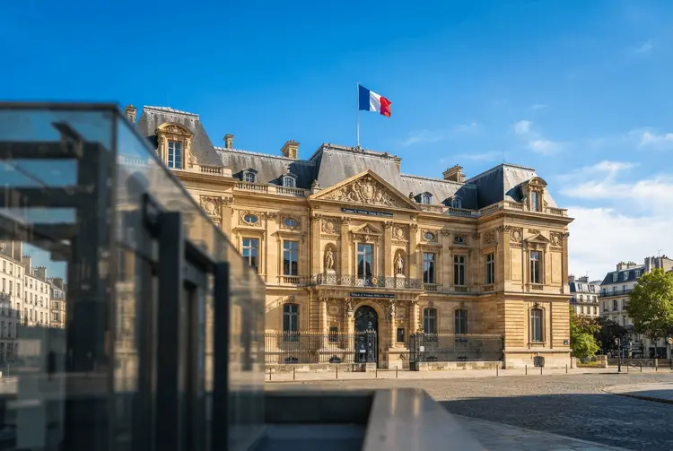 Banque de France: Wirtschaftliche Unsicherheit in Frankreich springt stark an