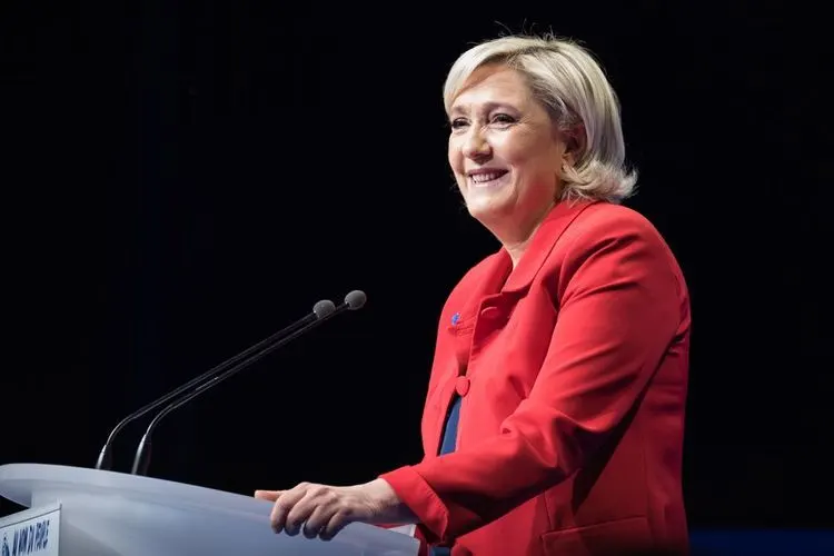 Emmanuel Macron und Marine Le Pen in Stichwahl
