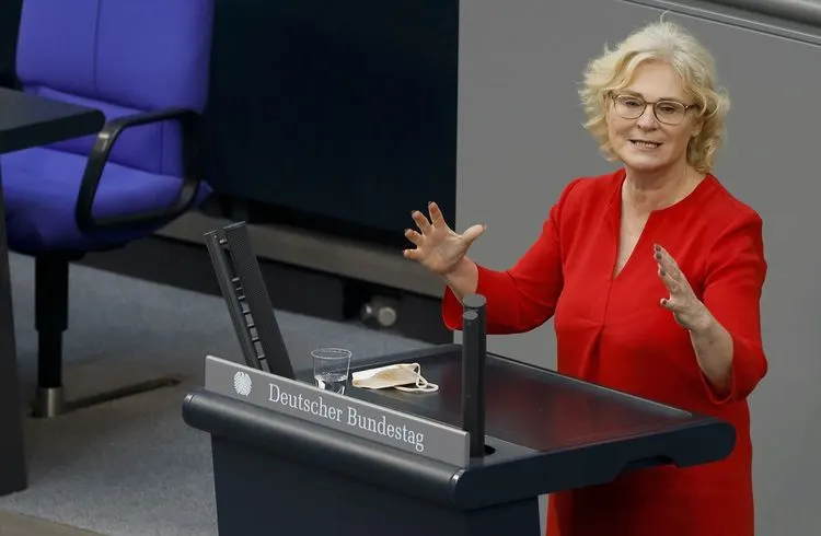 Boris Pistorius übernimmt Amt des Verteidigungsministers