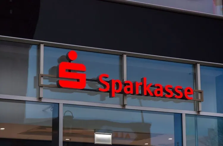 Tagesgeldzinsen steigen – Sparer profitieren