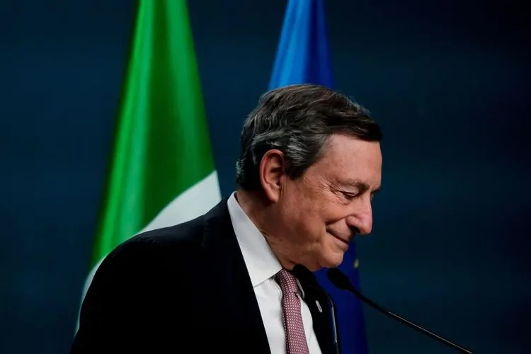 Draghi am Abgrund, nachdem die Koalitionspartner ihm die Unterstützung entzogen haben