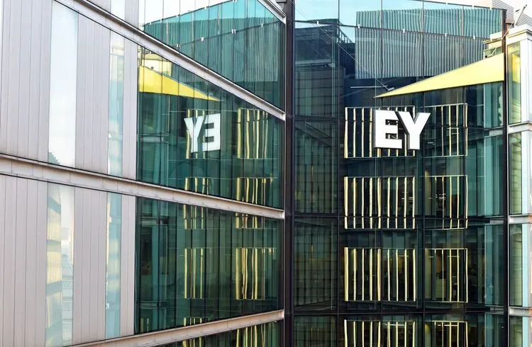EY stellt 2,5 Mrd. $ für intensive Akquisitionen zur Verfügung