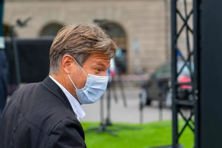 Habeck will Gewinne von Ölkonzernen schneller abschöpfen können