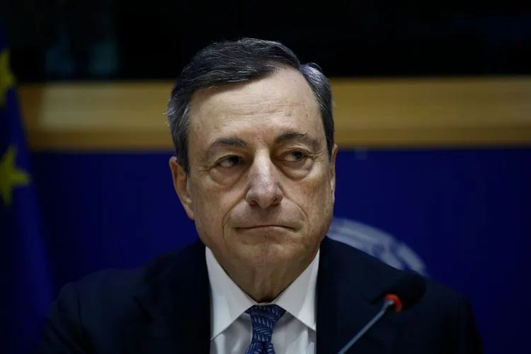 Mario Draghi kämpft sich durch den Sumpf der turbulenten Politik Italiens