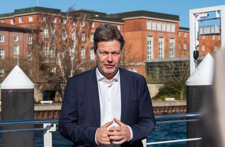 Habeck kritisiert Bundesregierung im Interview