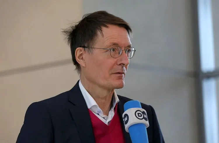 Zoff um Lauterbachs Gutachten zur Cannabislegalisierung