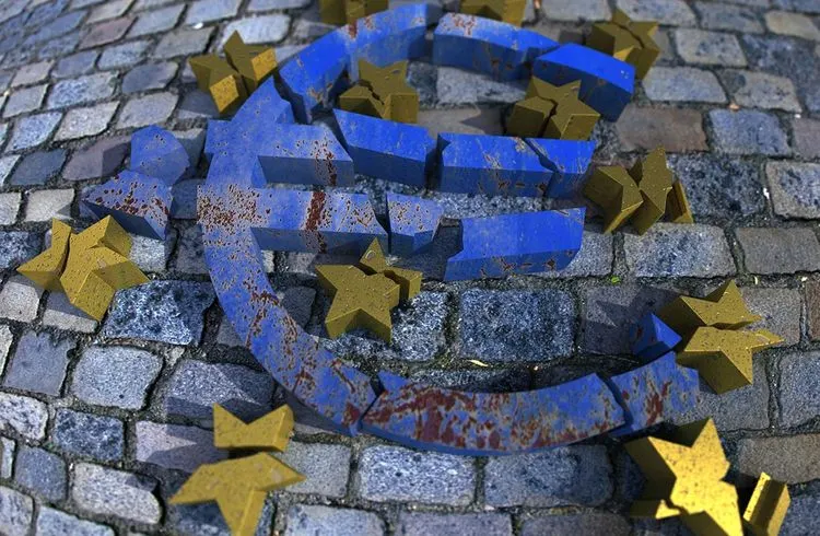 Wirtschaft in Eurozone rutscht überraschend in Rezession